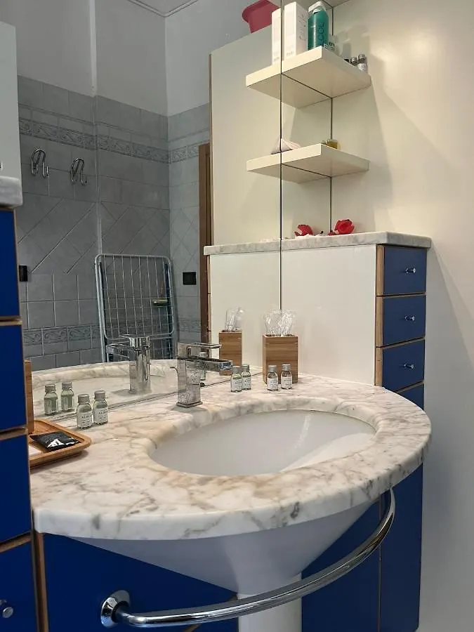 Red Sun Acquarium Apartment Bologna Italy